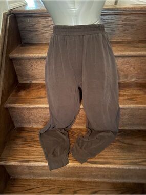 Women's Relaxed Black Jogger Pants with Elastic Waist